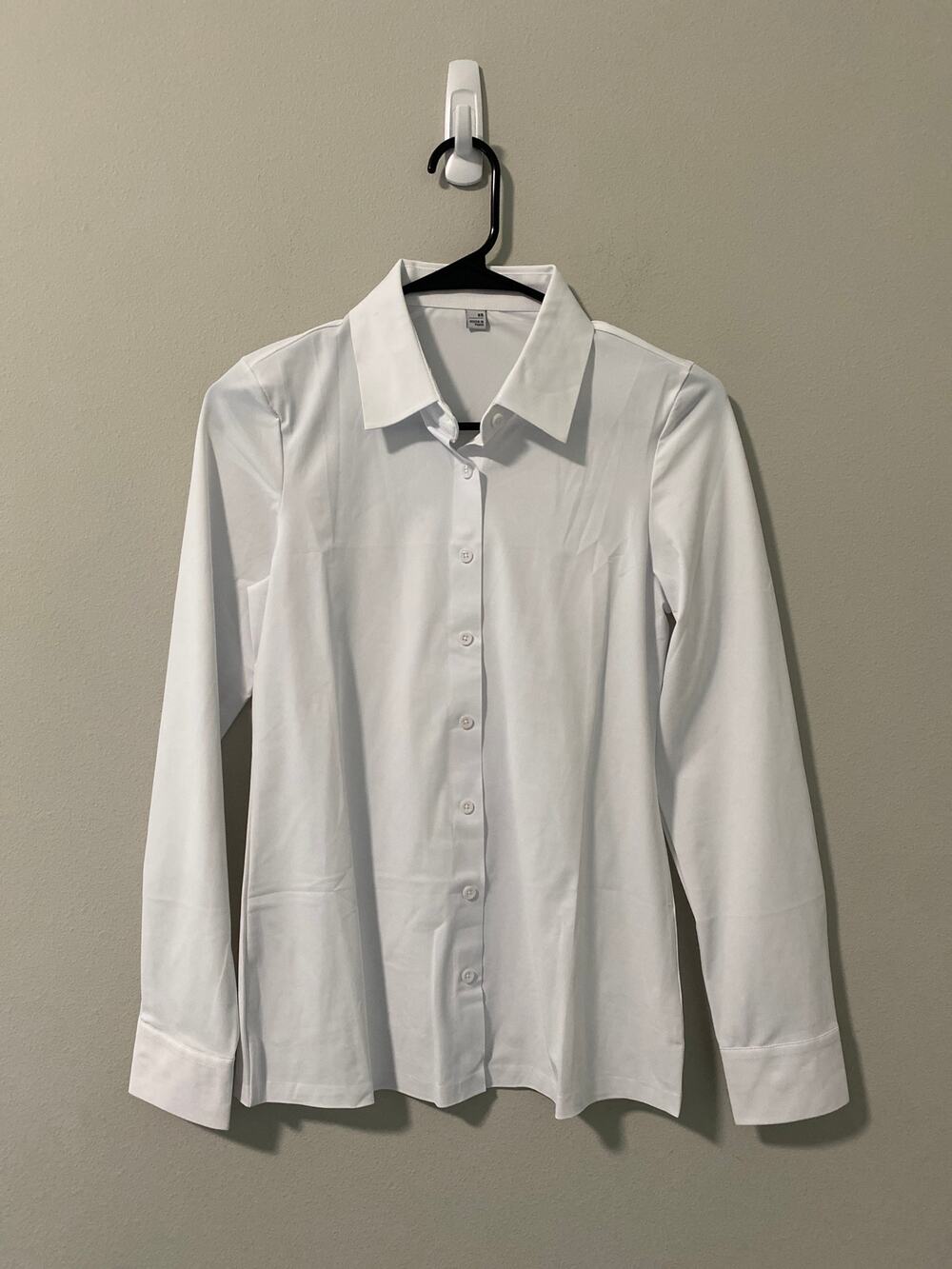 Design in Paris White Fitted Button-Down Blouse
